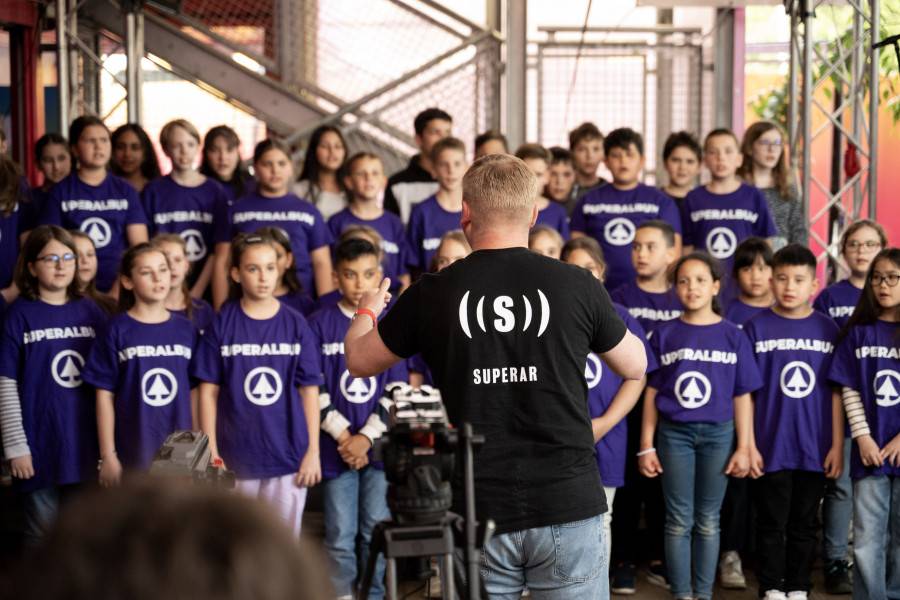 10 előadó, 1 ügy, 1 SUPERALBUM – mert minden gyermek hangja számít