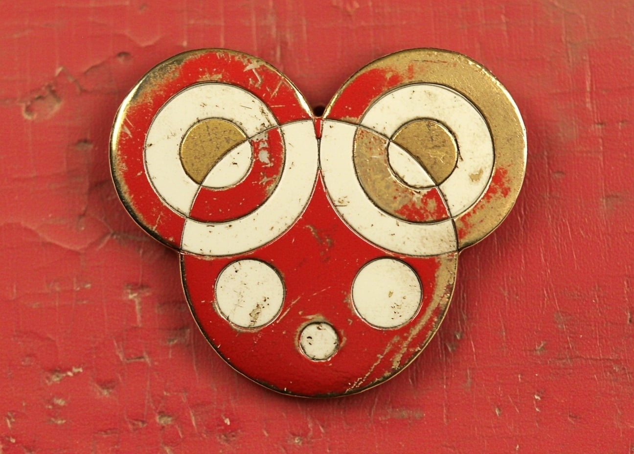 elvényt és kislemezt rejt a Vad Fruttik díszdoboza