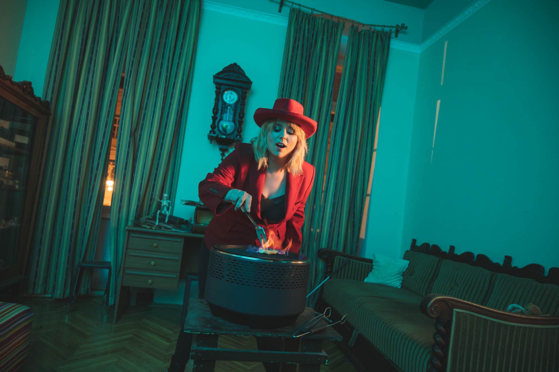 Honeybeast - Pillangók